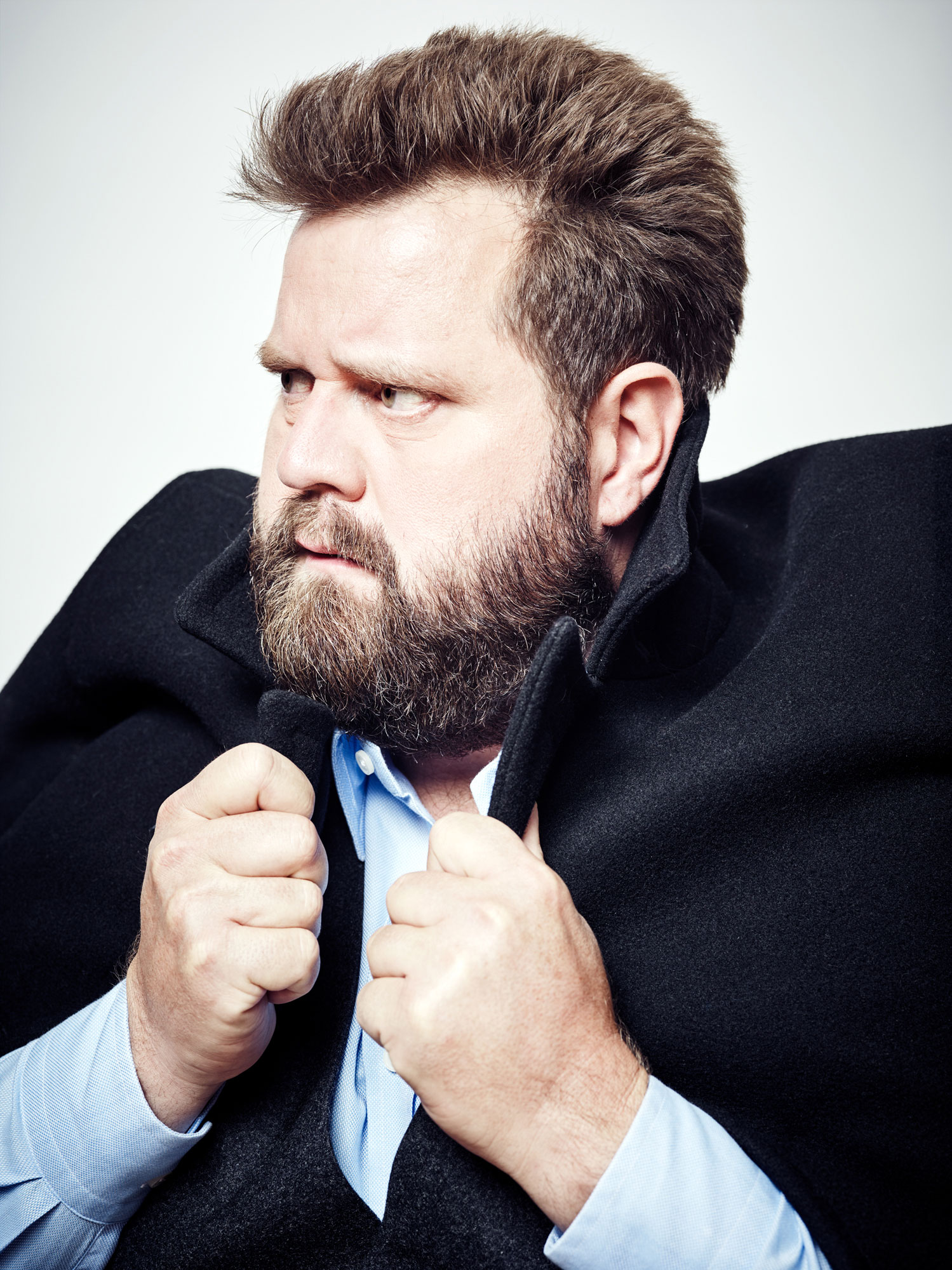 Antoine Monot charaktervolles Profilportrait mit Mantel - dynamische Pose